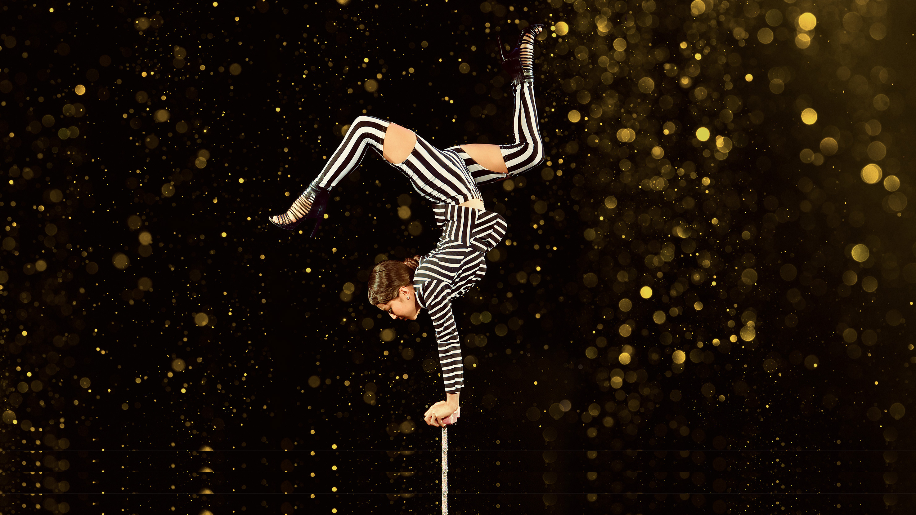 Artist im Handstand.
